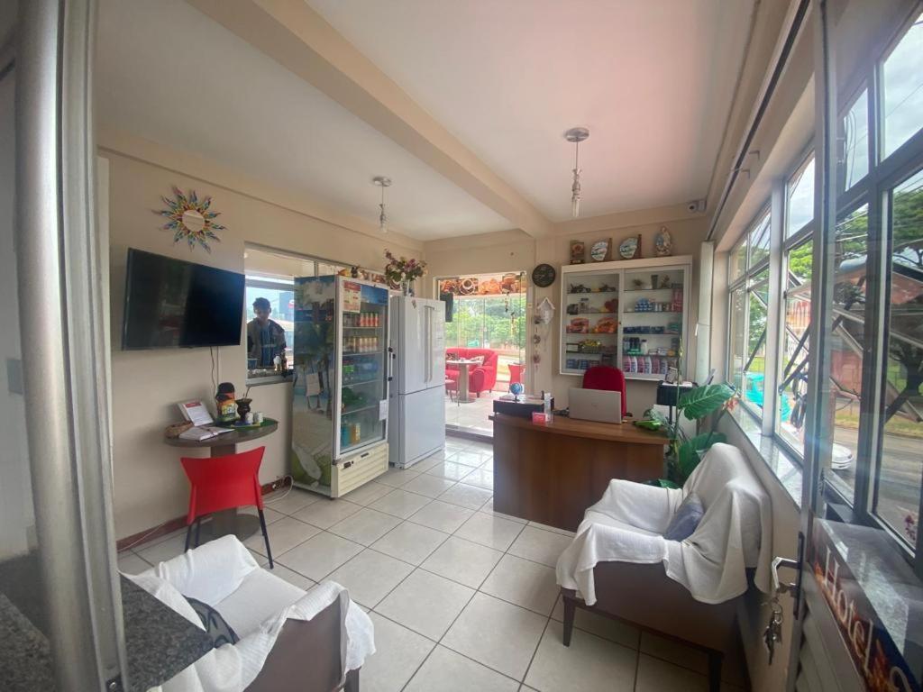 Hotel Veneza Scorsatto Passo Fundo Bagian luar foto