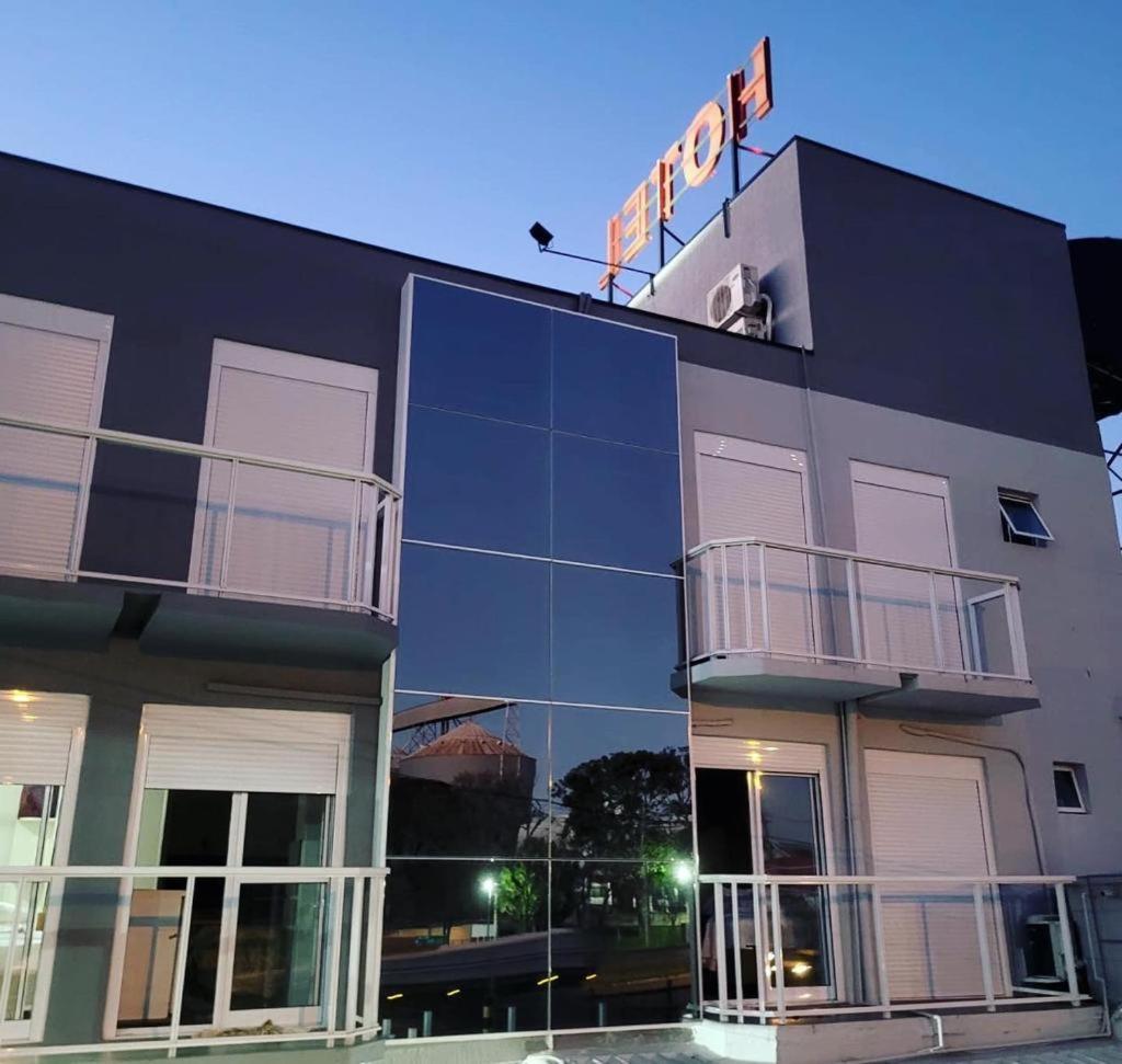Hotel Veneza Scorsatto Passo Fundo Bagian luar foto
